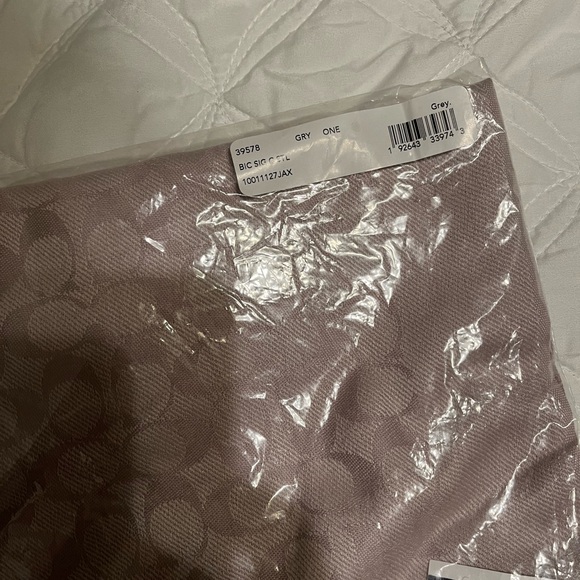 Coach Stole NWT - Picture 3 of 5